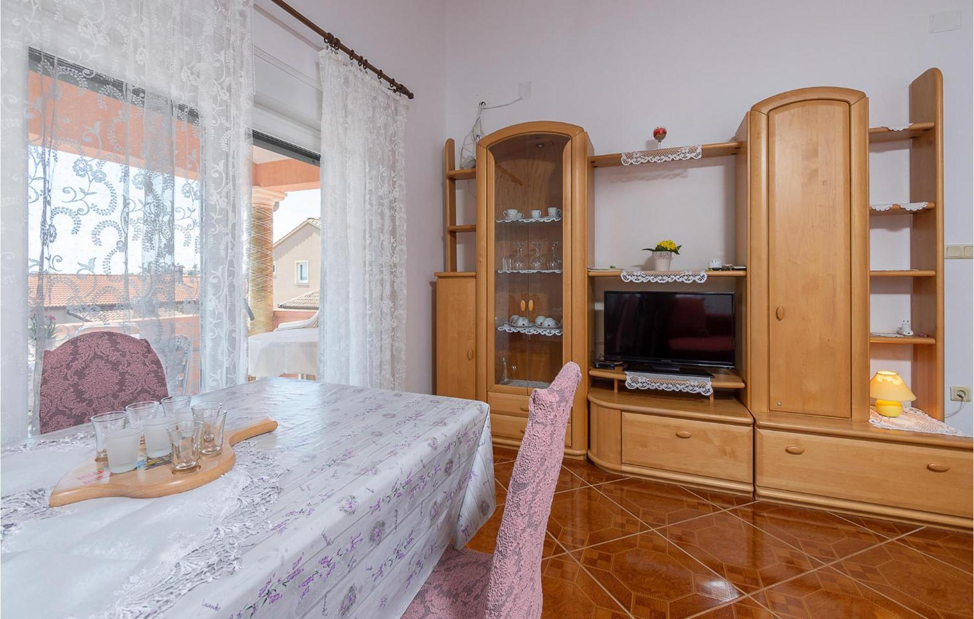 Amazing Apartment In Betiga With Wifi Barbariga Bagian luar foto