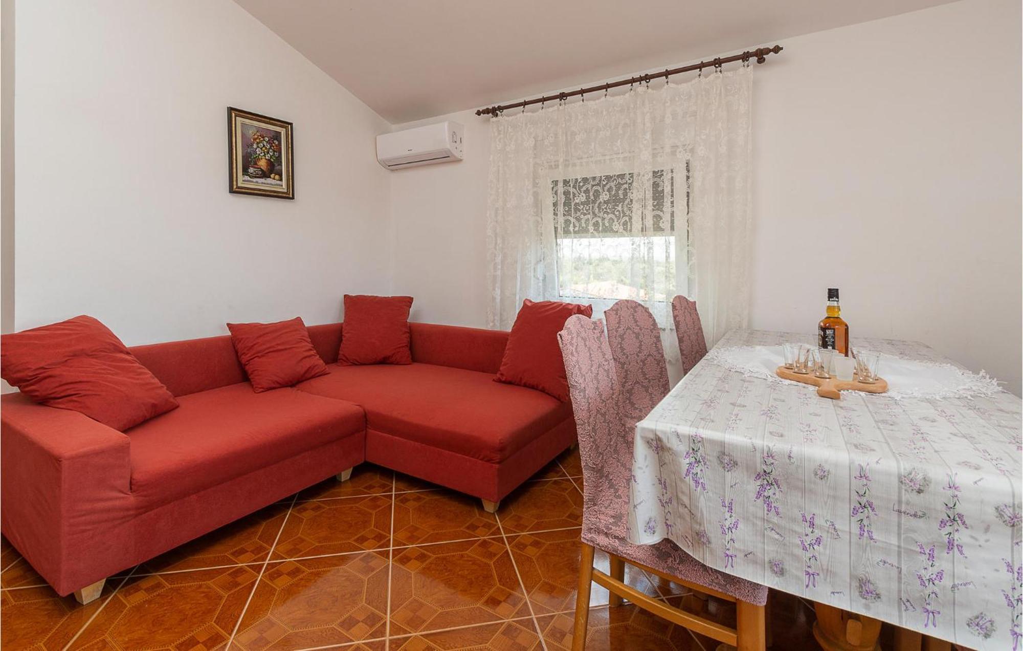 Amazing Apartment In Betiga With Wifi Barbariga Bagian luar foto